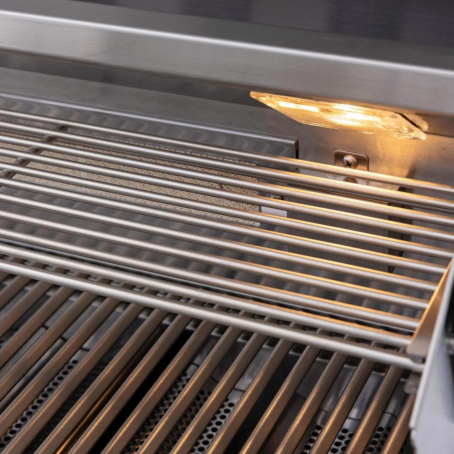Blaze Premium LTE+ 32" 4-Burner Grill w/ Rear Infrared Burner & Lift-Assist Hood (BLZ-4LTE3)
