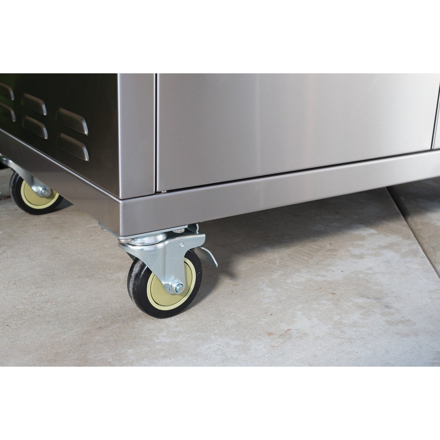 Bull Angus 30" Gas Grill | 4 Infrared Burners & Rotisserie Spit | Built-in or Freestanding on Cart