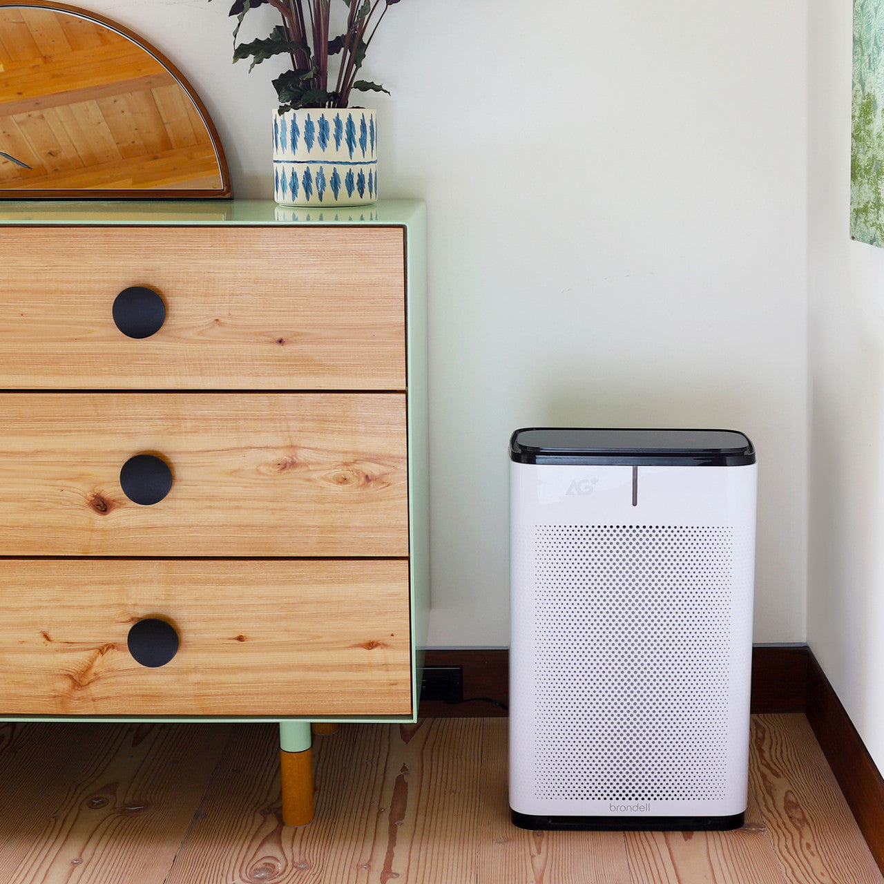 Brondell Pro Sanitizing Air Purifier with AG+ Technology