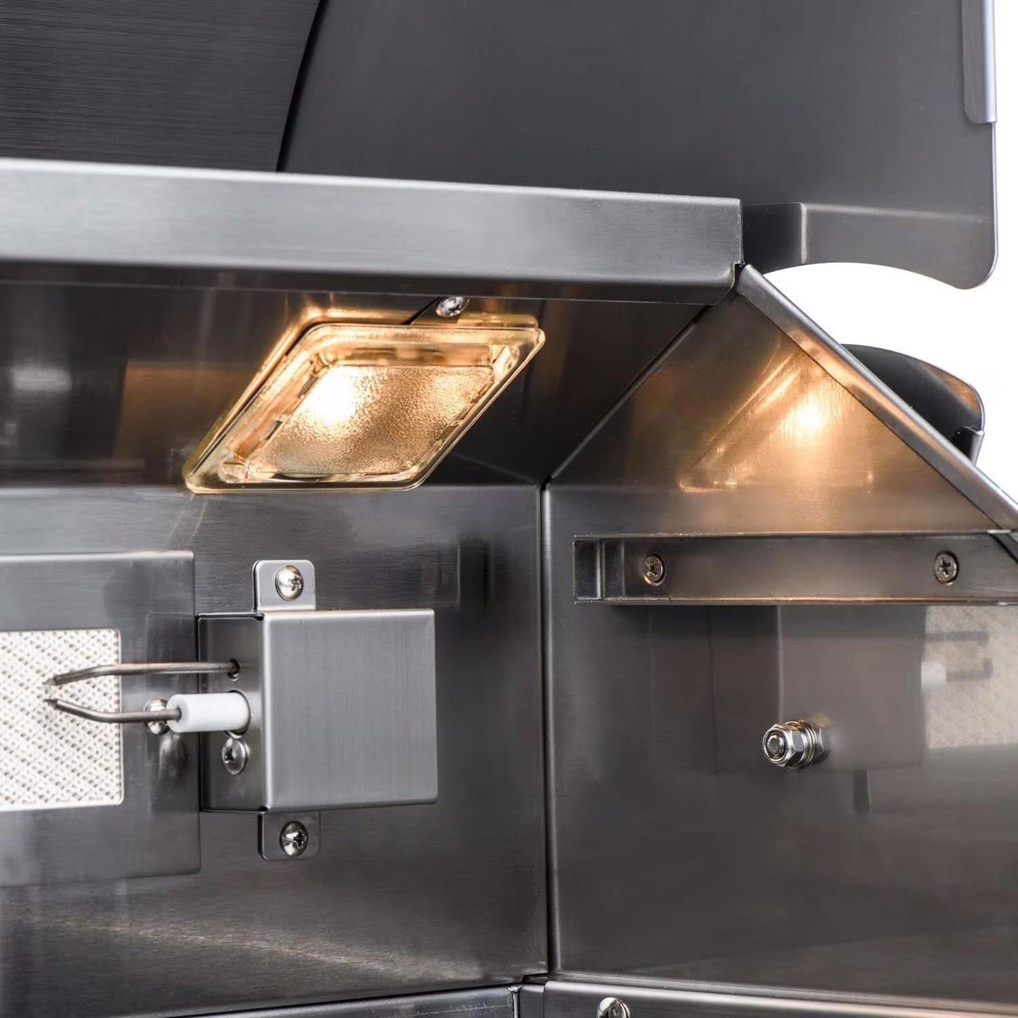 Blaze Premium LTE+ 32" 4-Burner Grill w/ Rear Infrared Burner & Lift-Assist Hood (BLZ-4LTE3)