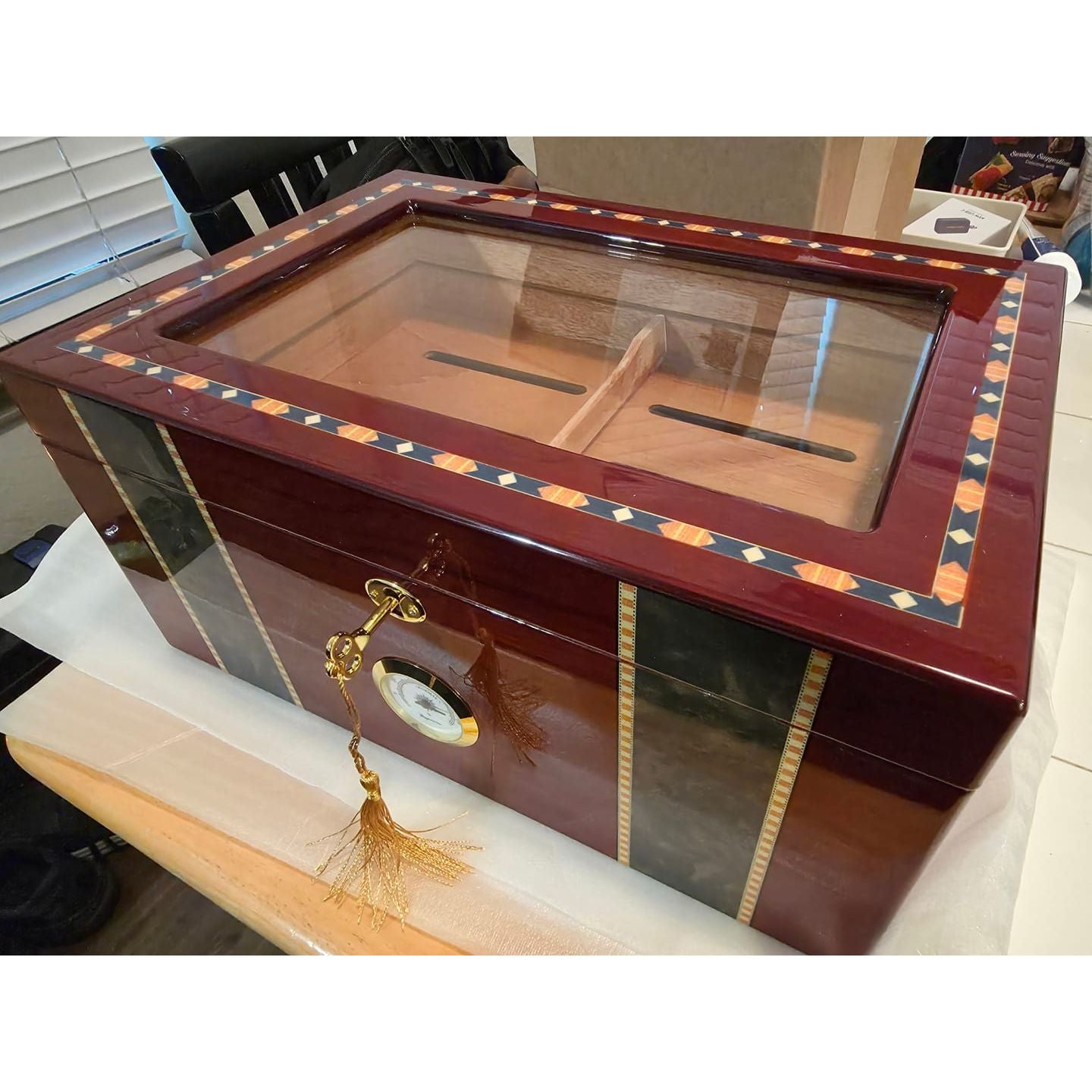 Pompeii Desktop Cigar Humidor with High Gloss Inlay | Holds 100 Cigars