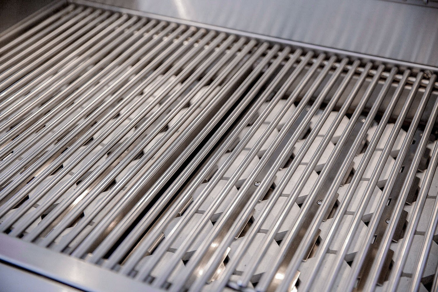 Summerset Alturi 36 inch Built-in Grill with Stainless Steel 304 Stainless Steel Main Burners & Rotisserie Back Burner ALT36T