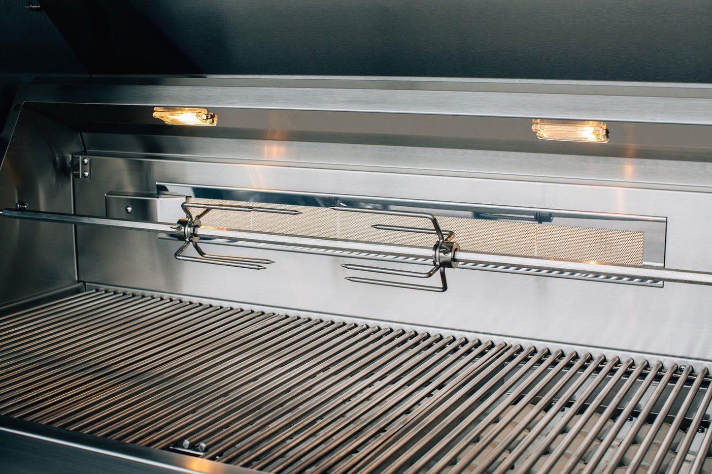 Summerset Alturi 36 inch Built-in Grill with Stainless Steel 304 Stainless Steel Main Burners & Rotisserie Back Burner ALT36T