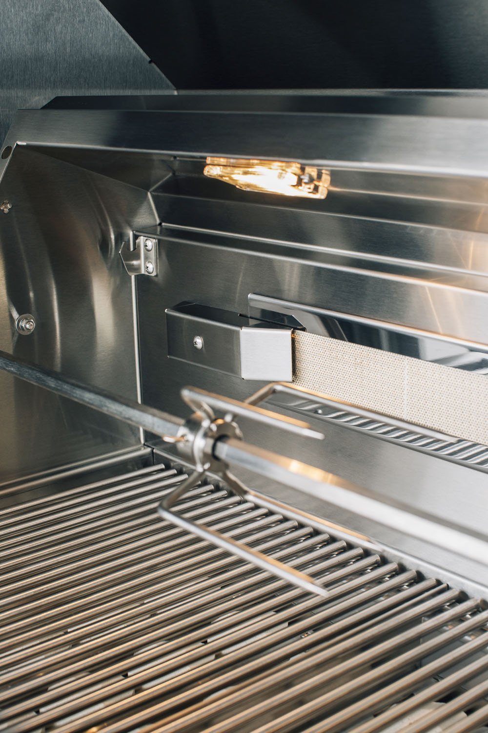 Summerset Alturi 36 inch Built-in Grill with Stainless Steel 304 Stainless Steel Main Burners & Rotisserie Back Burner ALT36T