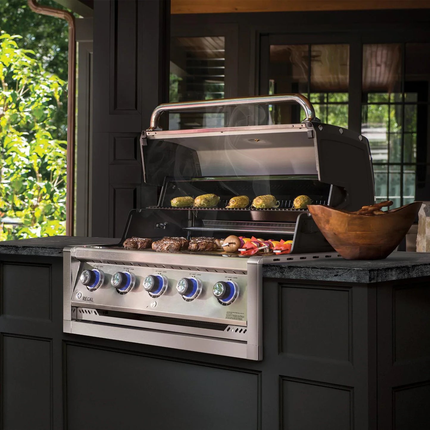 Broil King Regal S520 5-Burner Built-In Gas Grill - Stainless Steel - 886714 LP / 886717 NG