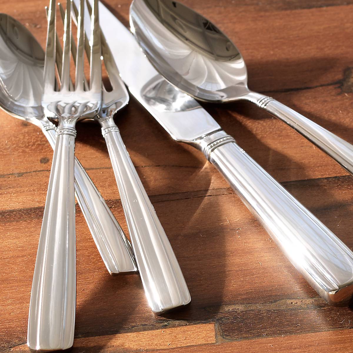 Reed & Barton Crescendo II 65pc Flatware Set