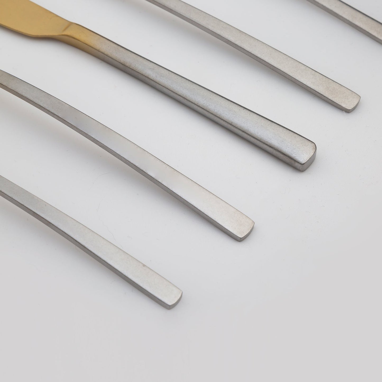 Beacon Rumble Gold Ombre 20-Piece Flatware Set