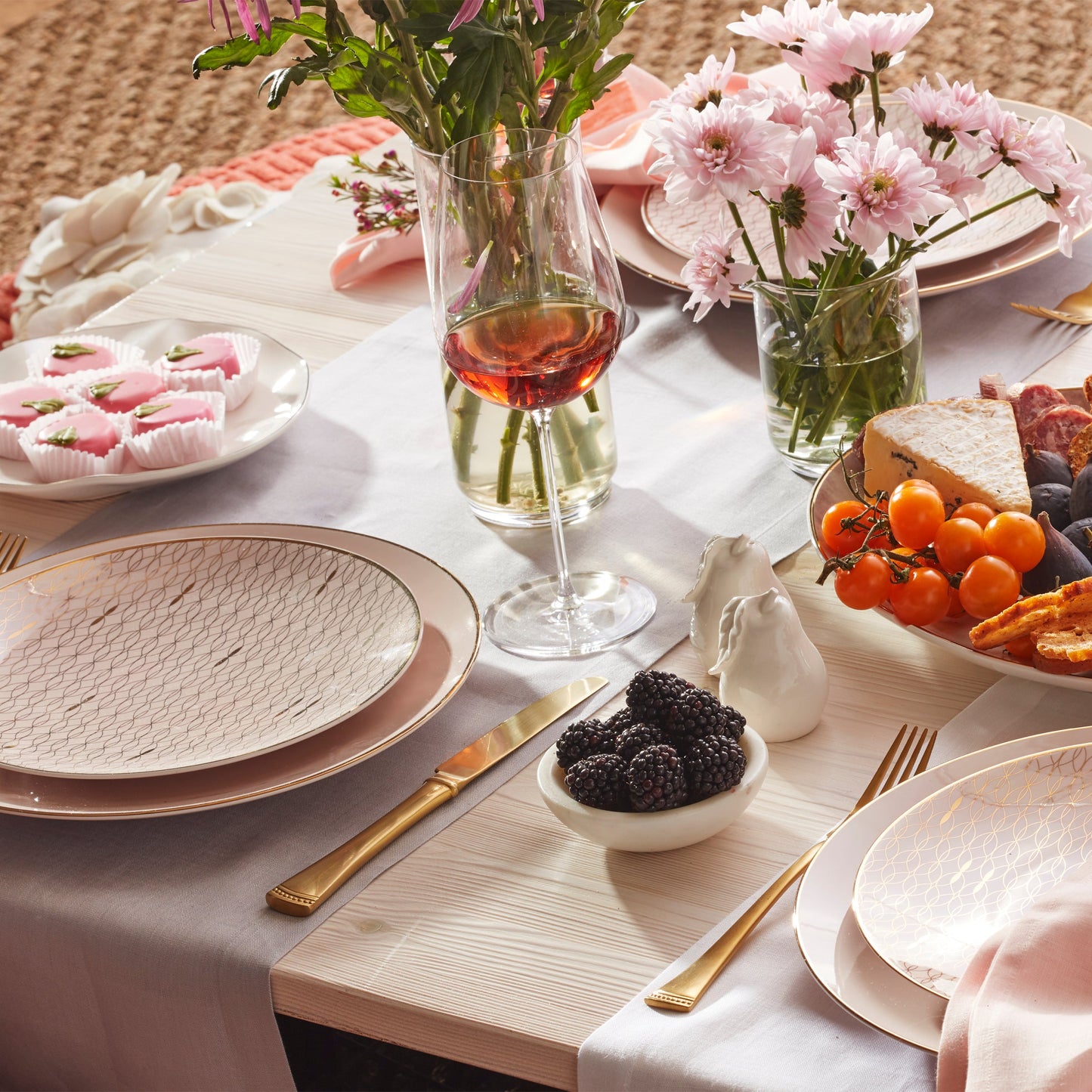 Trianna 12-piece Dinnerware Set