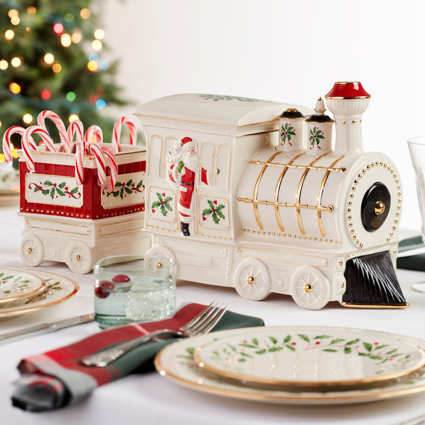 Holiday Train 5-Piece Serving Set