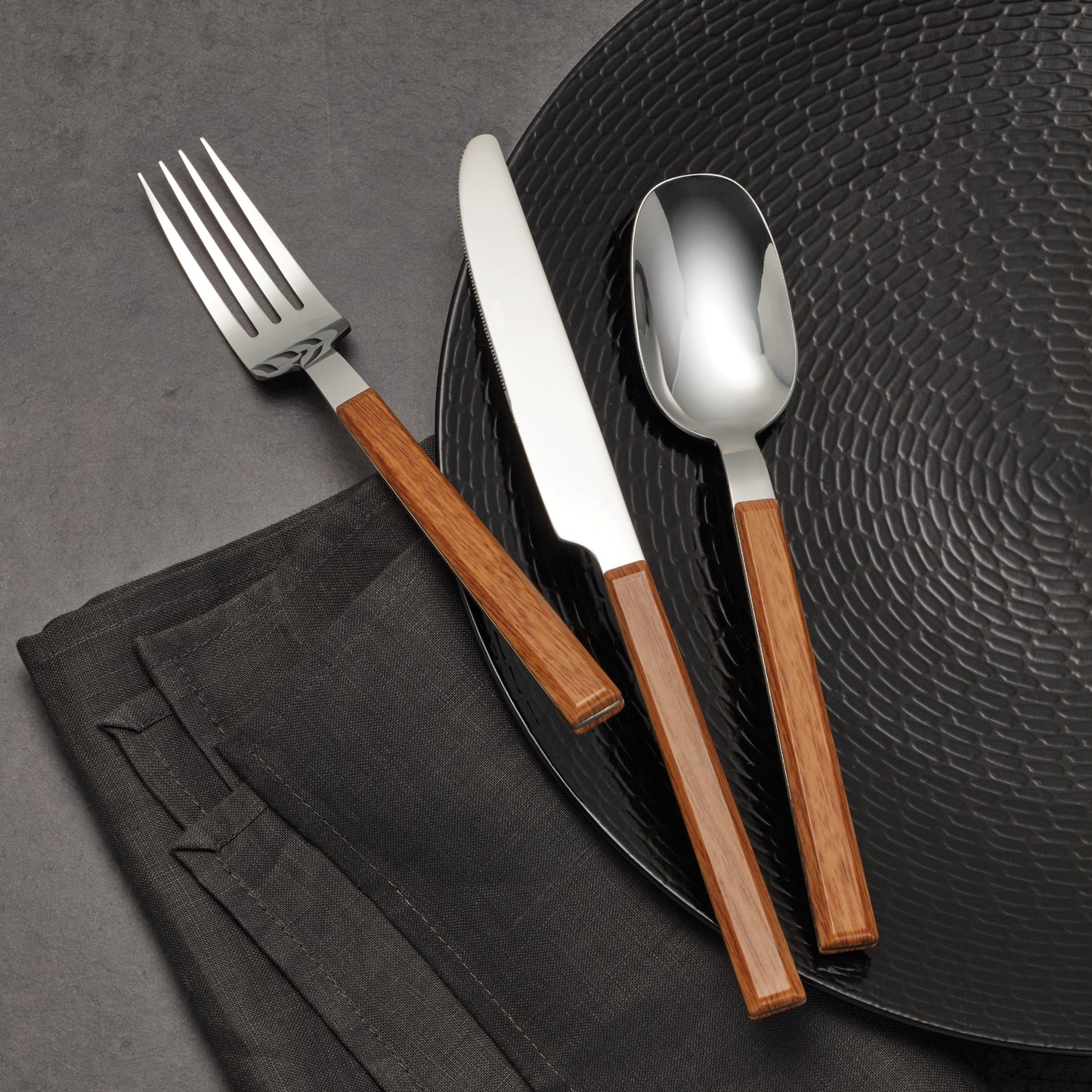 Henley Light Wood 16 Piece Flatware Set