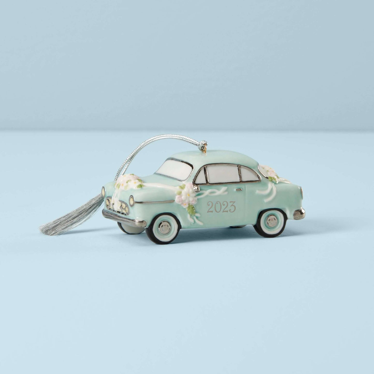 2023 Just Married Vintage Car Ornament
