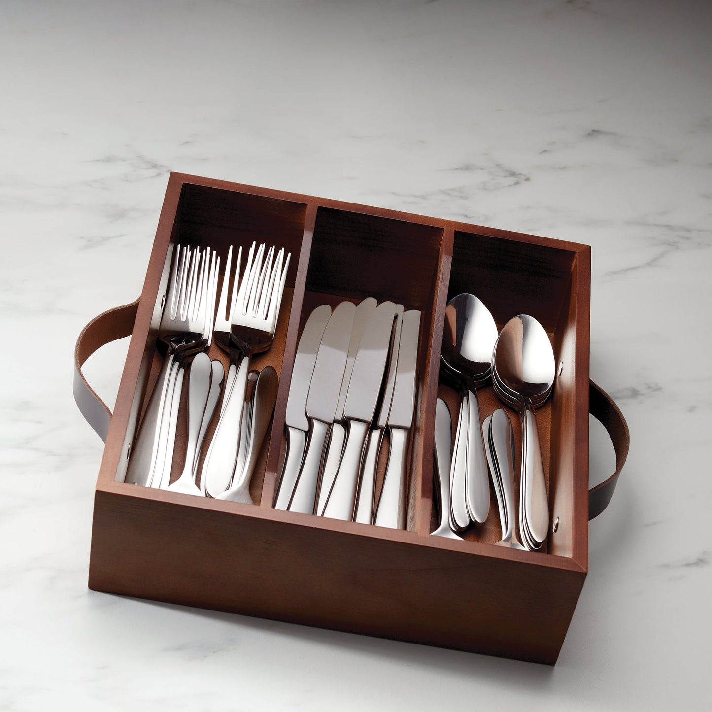 Oneida Mooncrest 30 Piece Flatware Set + Caddy
