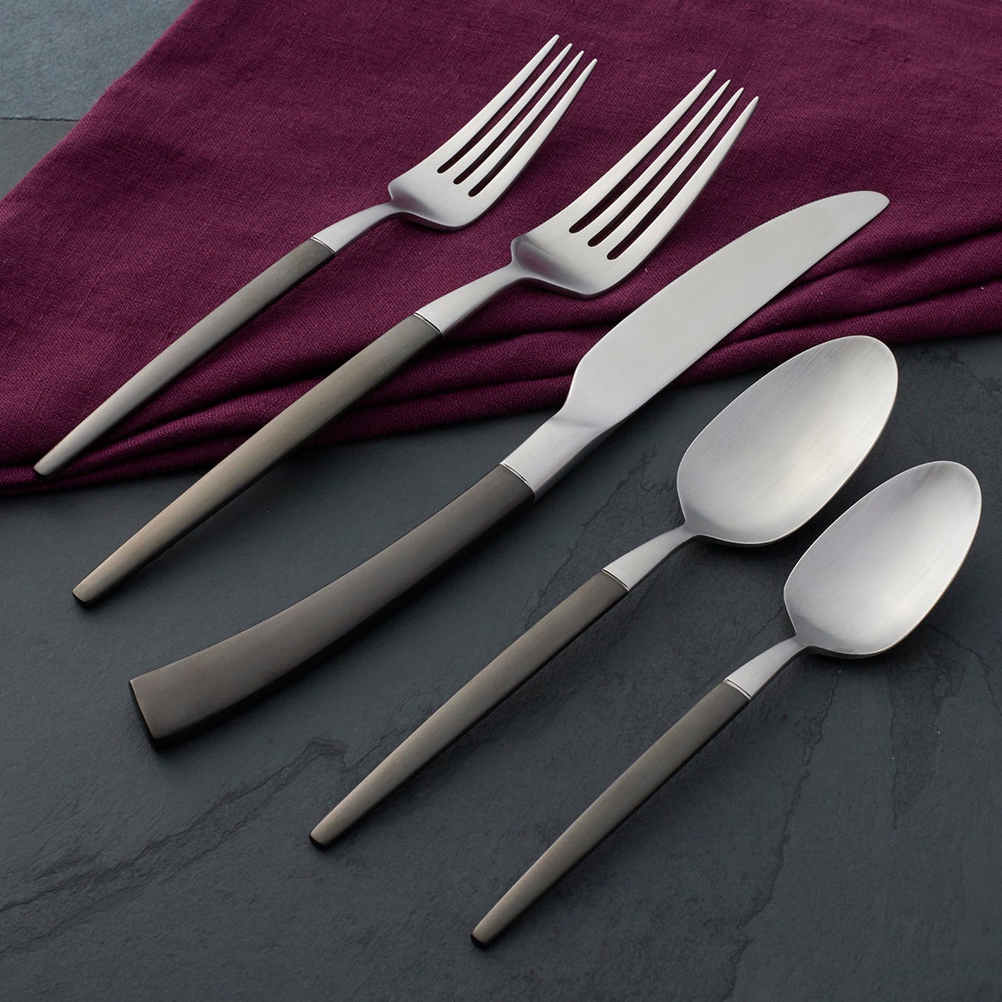 Oneida Adjacent Midnight 20 Piece Everyday Flatware Set