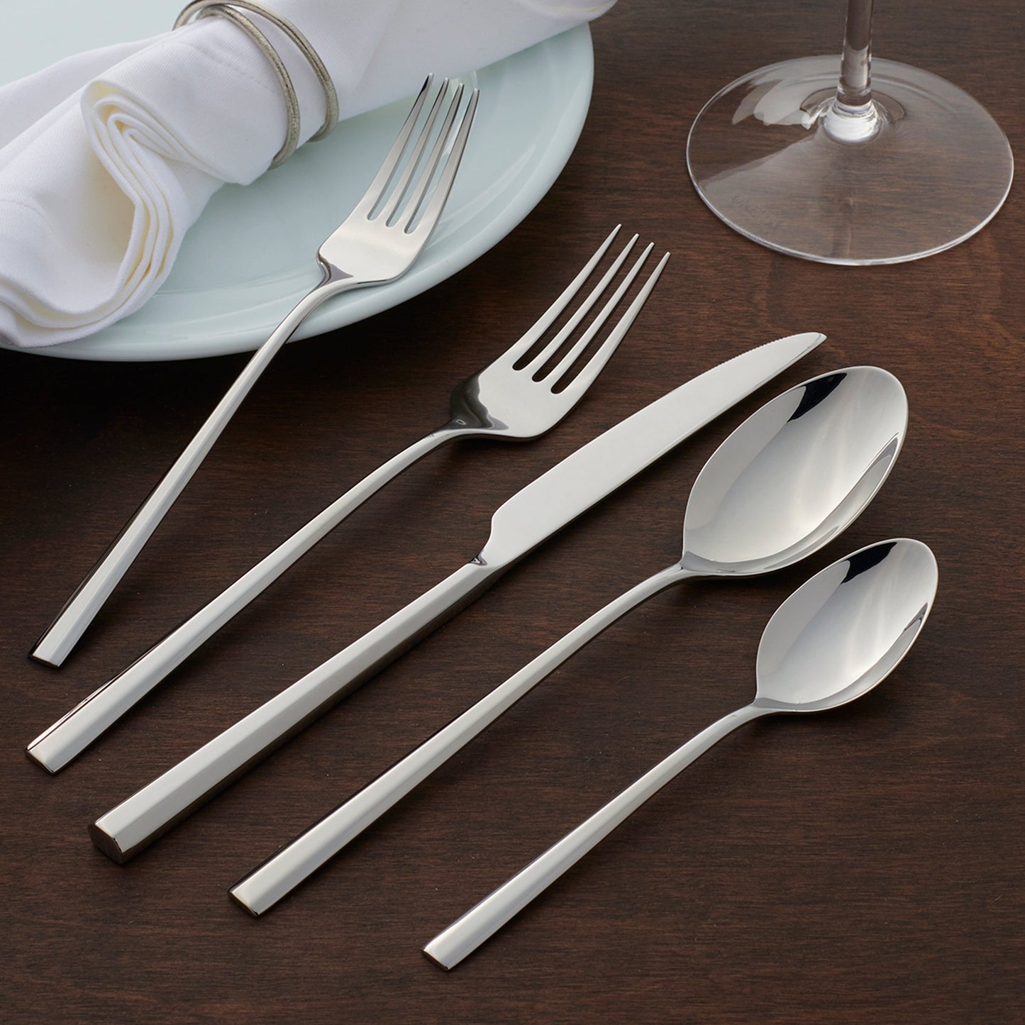 Karlek 20 Piece Flatware Set