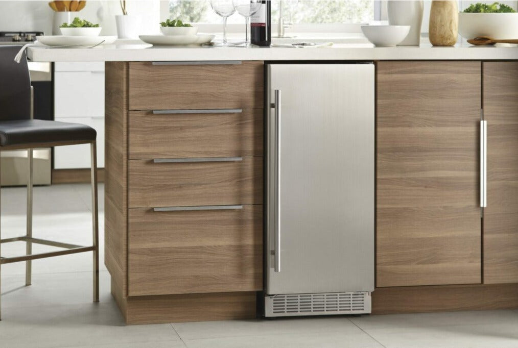 Danby Silhouette Mosel - 15" Undercounter Ice Maker | Makes 32 lbs of Ice