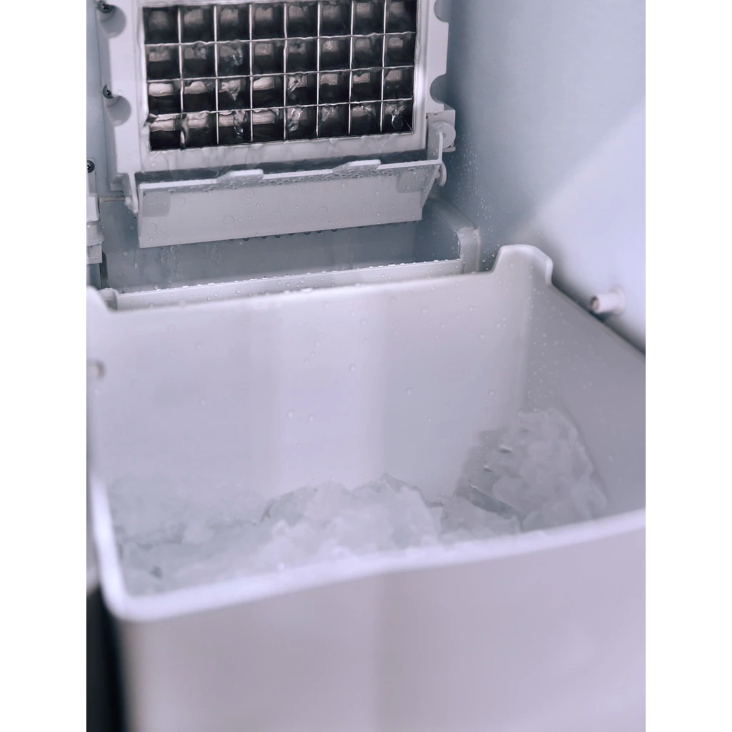 Summerset 15" Outdoor Rated Ice Maker w/Stainless Door