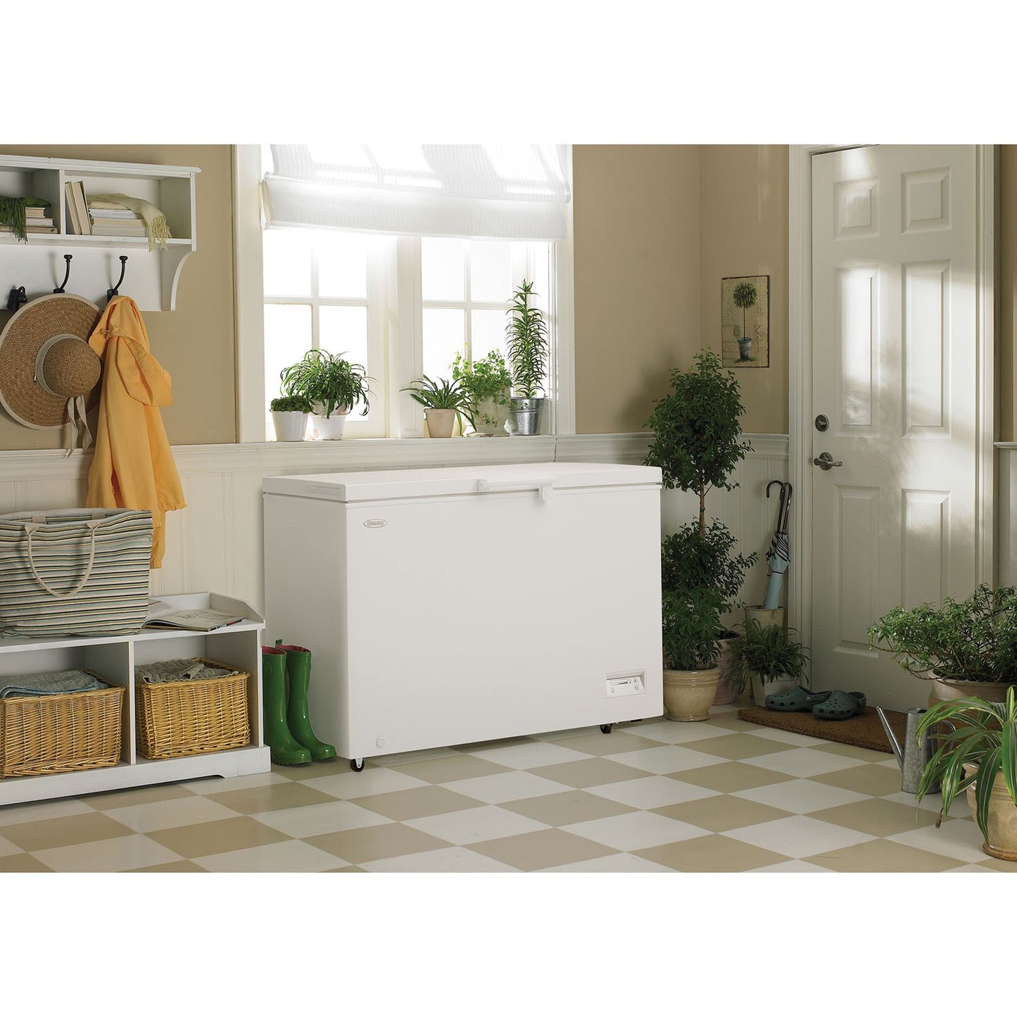 Danby Chest Freezer, 11.0 Cu.Ft. | Up Front Temperature Control | Energy Efficient