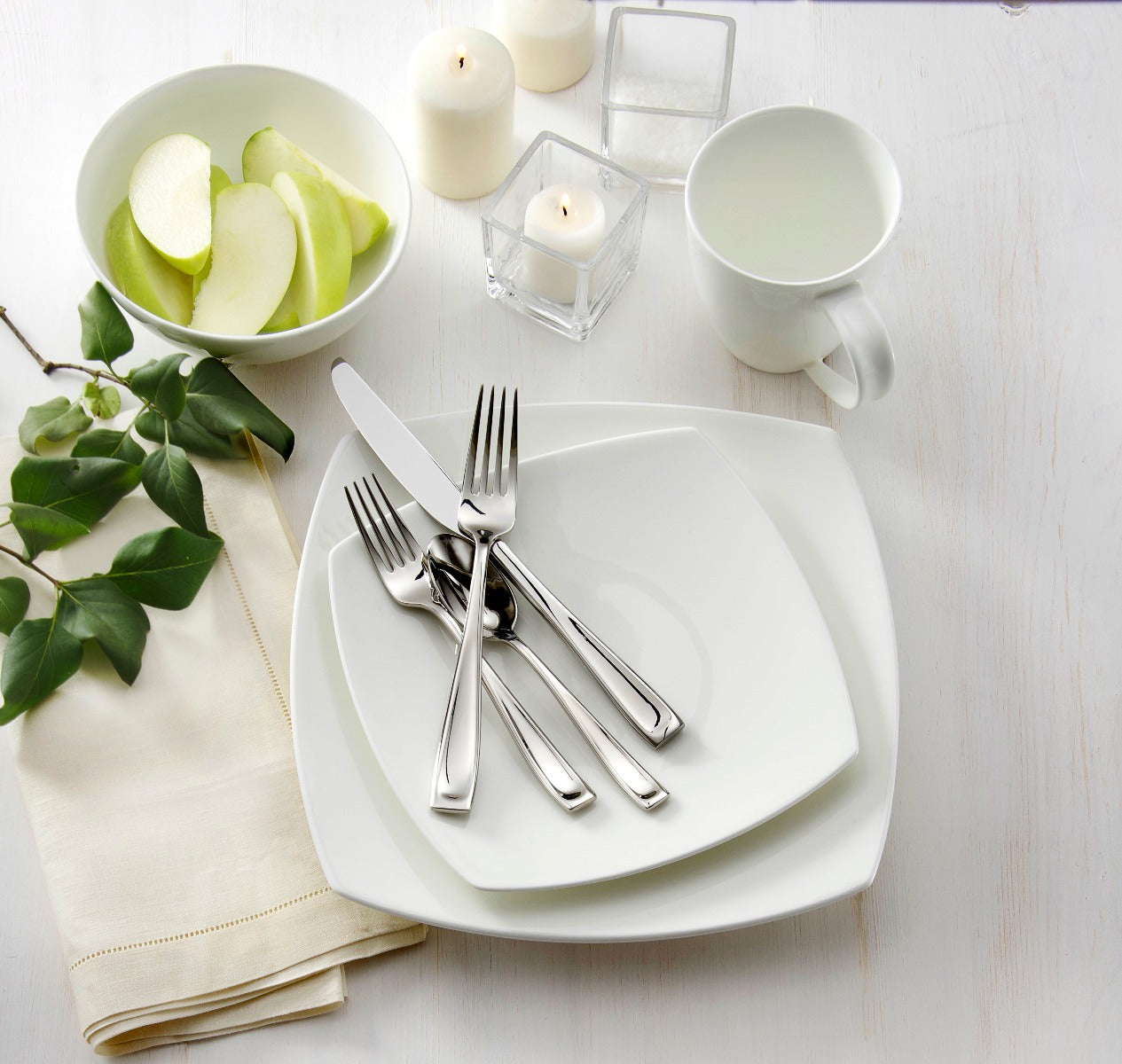 Oneida Moda 65 Piece Fine Flatware Set