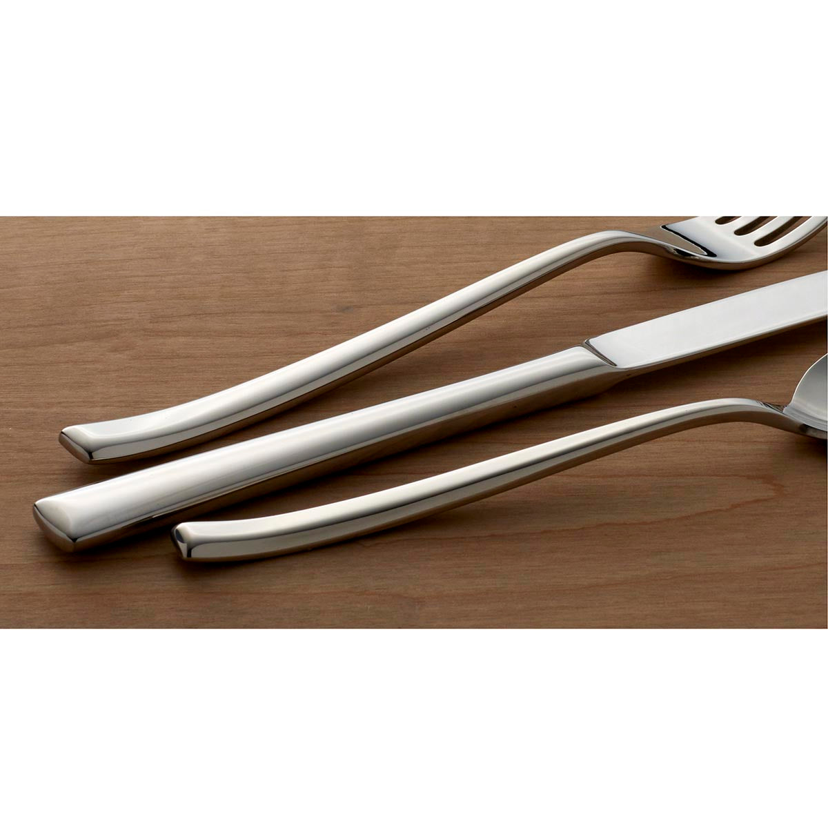 Oneida Pearce 20 Piece Fine Flatware Set