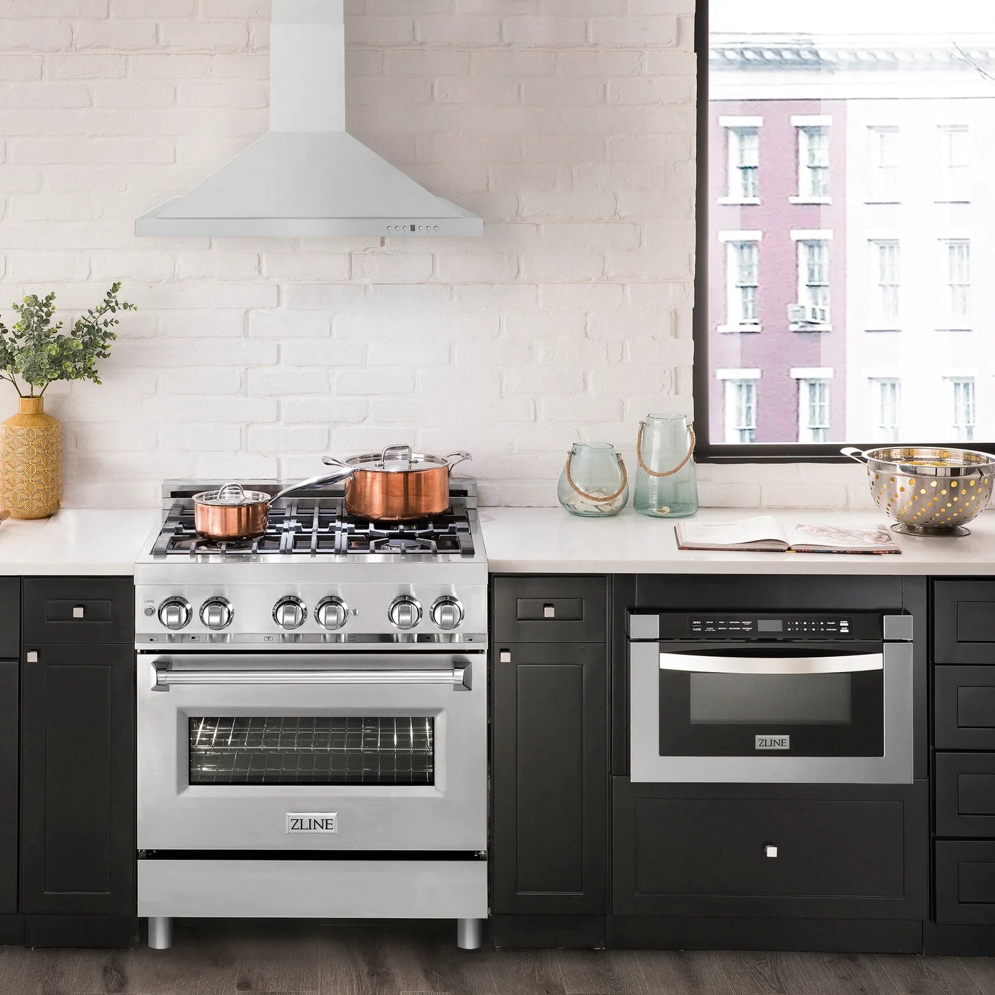 ZLINE 2 Piece Kitchen Package | Dual Fuel Range and Convertible Vent Range Hood