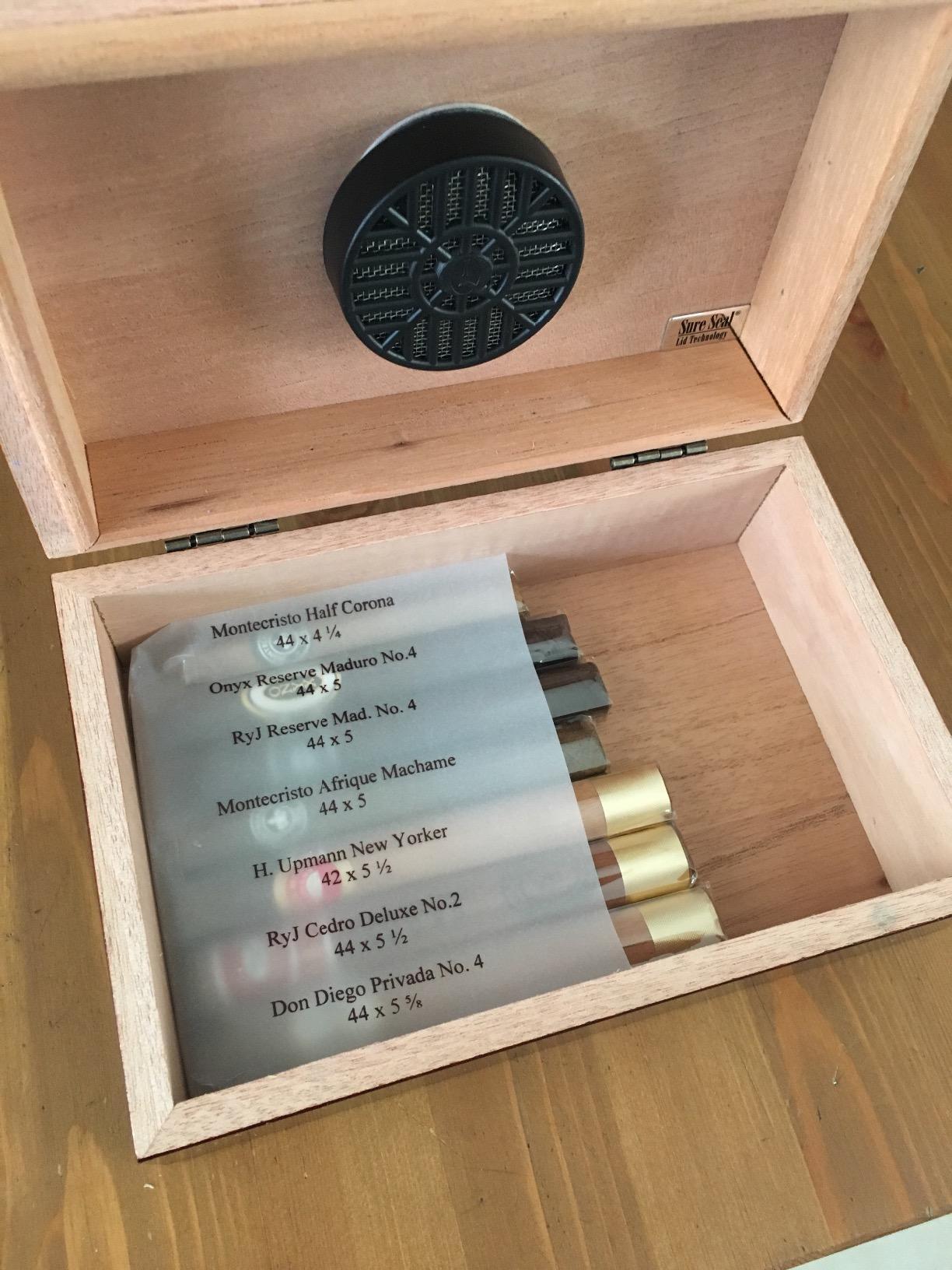 Traveler 10 Cigar Humidor | Holds 10 Cigars