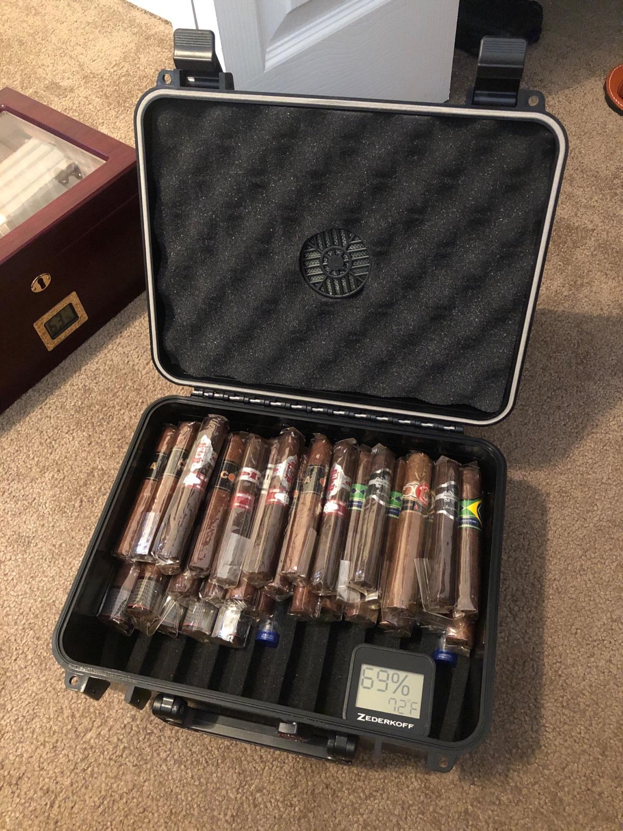 Cigar Caddy 40 Cigar Travel Humidor for Cigars