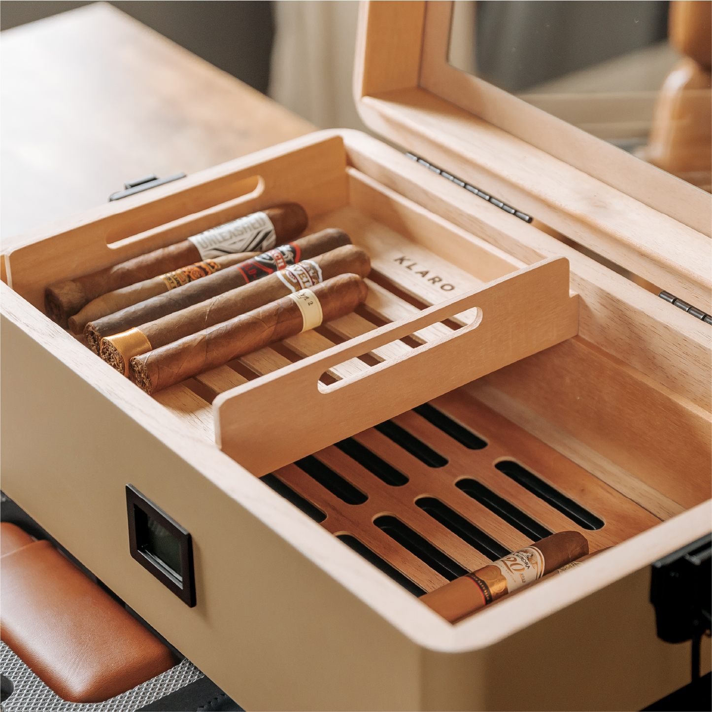 Military Glass Top Humidor in Coyote Tan | Holds 100 Cigars