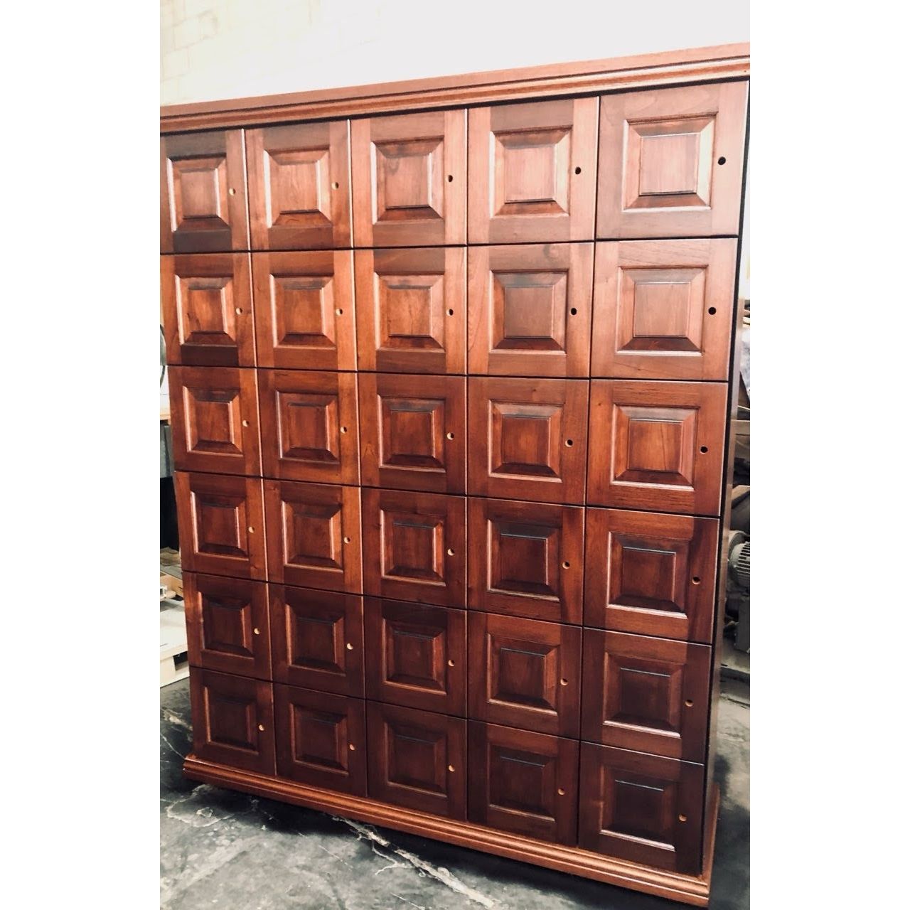 Build Your Cigar Locker | Commercial Cigar Locker Customization