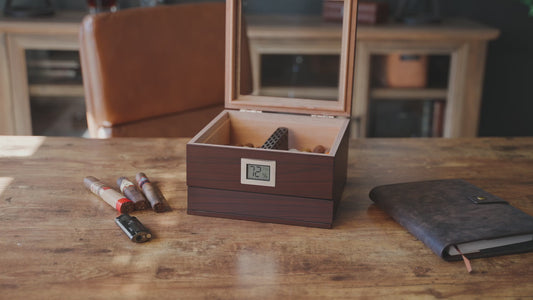 Renzo Glass Top Cigar Humidor | Holds 60 Cigars