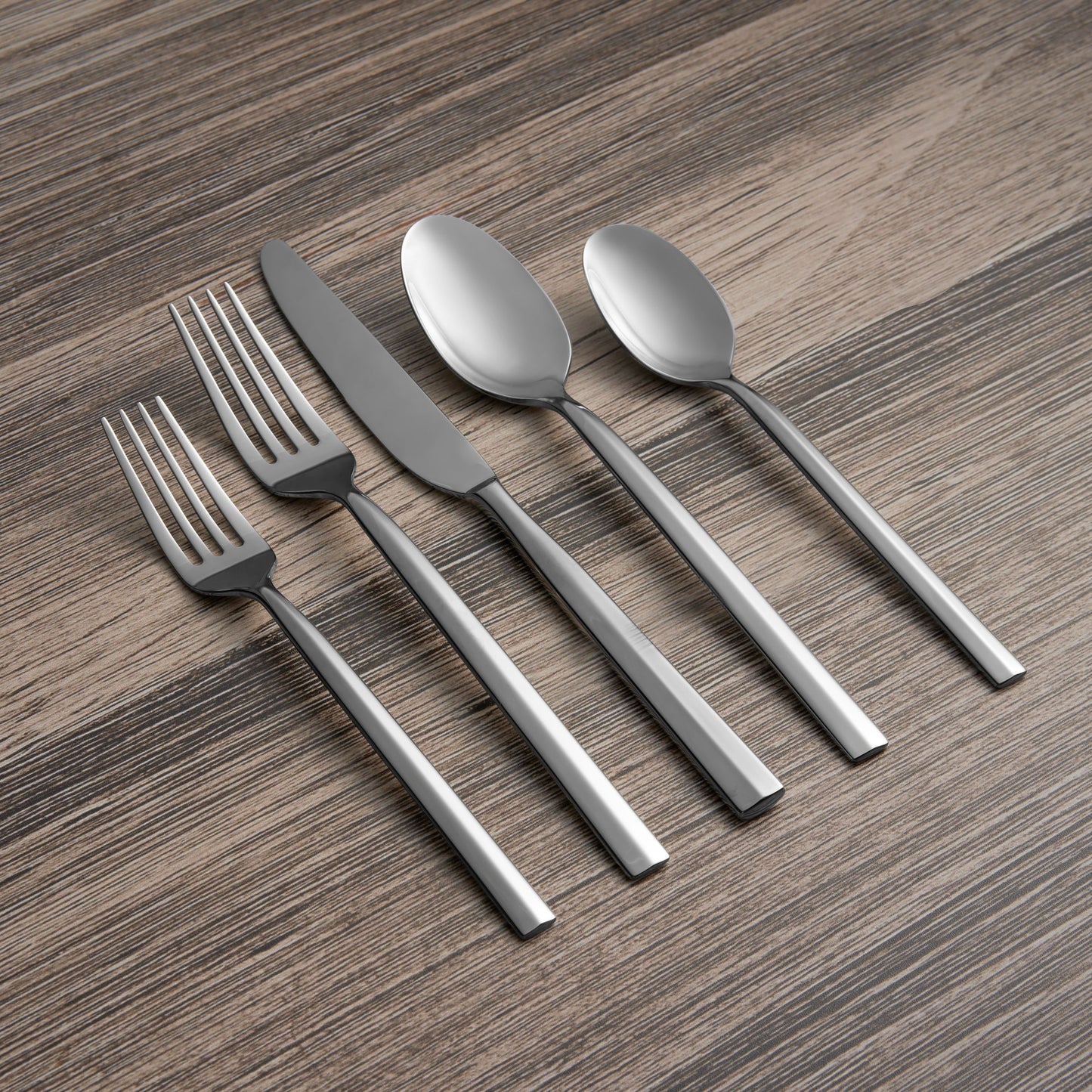 Oneida Aero Mirror 20-Piece Flatware Set