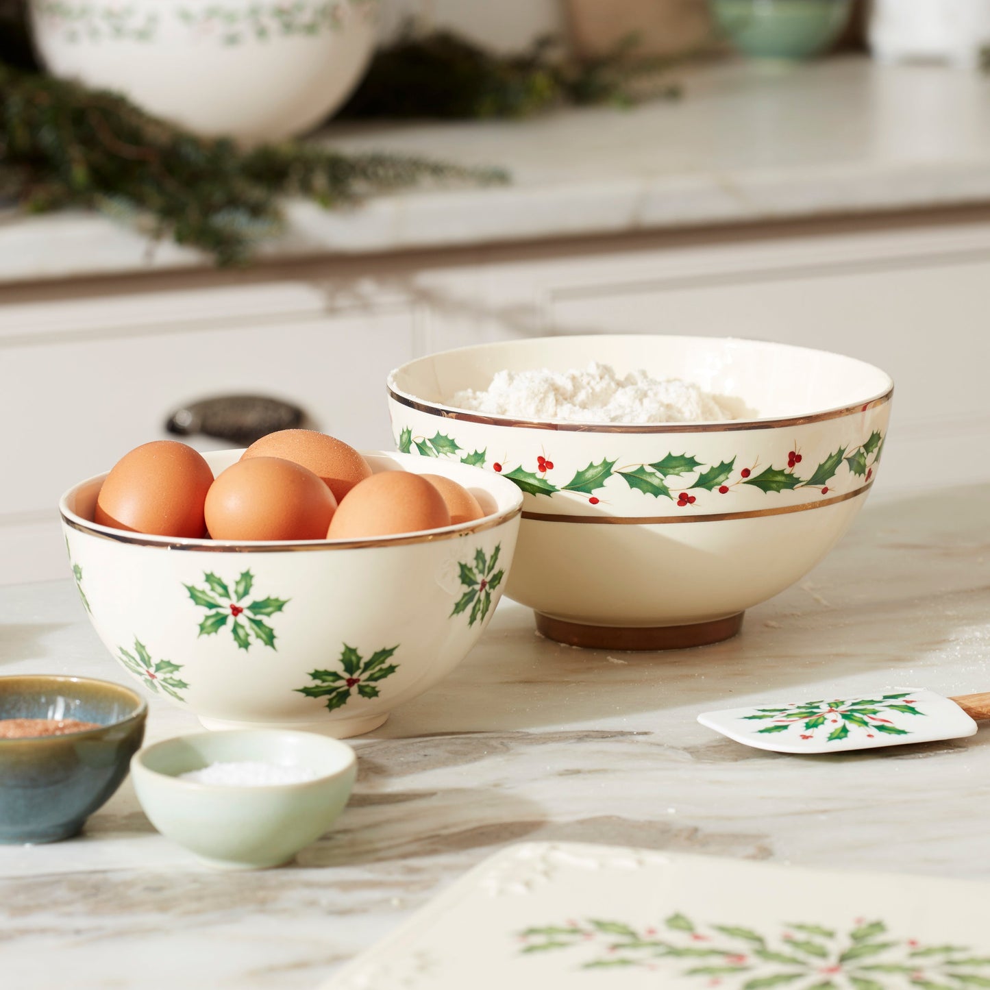 Holiday Luna 8-Piece Nesting Dinnerware Set