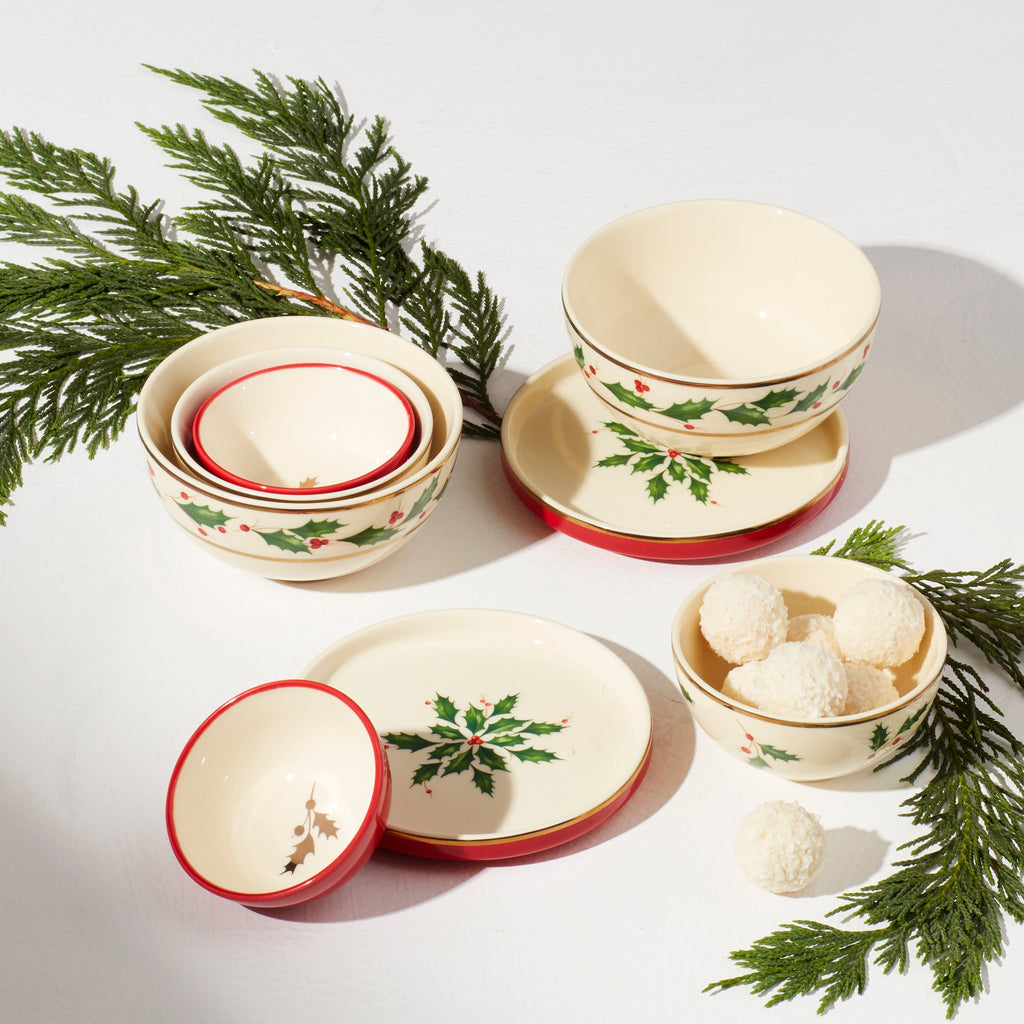 Holiday Mini Luna 8-Piece Nesting Dinnerware Set