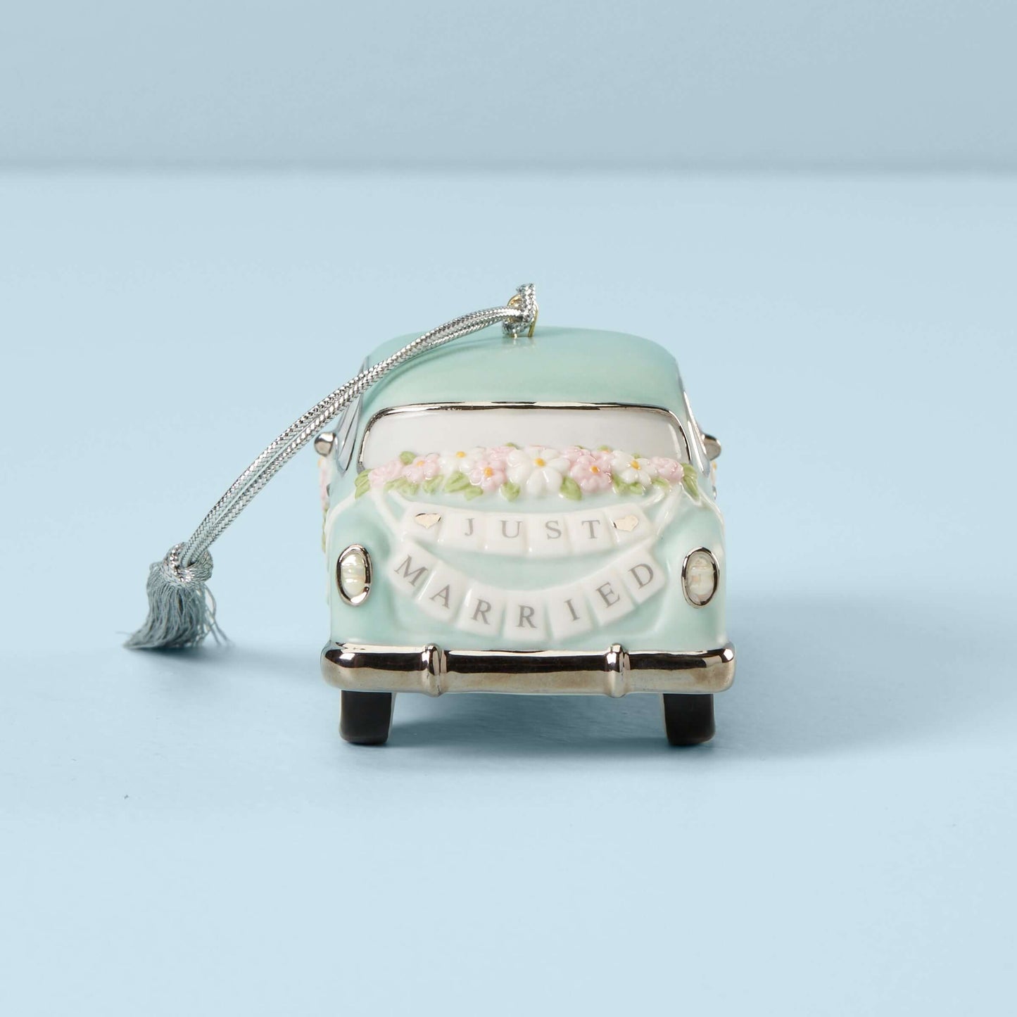 2023 Just Married Vintage Car Ornament