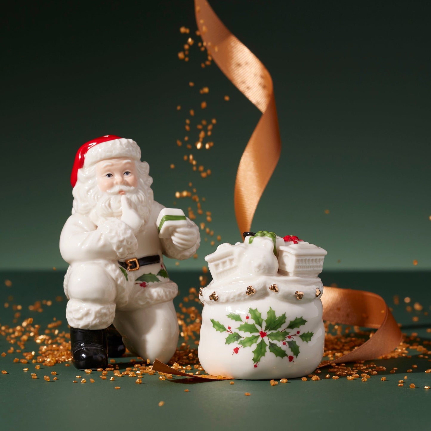 Holiday Figural Salt & Pepper Set