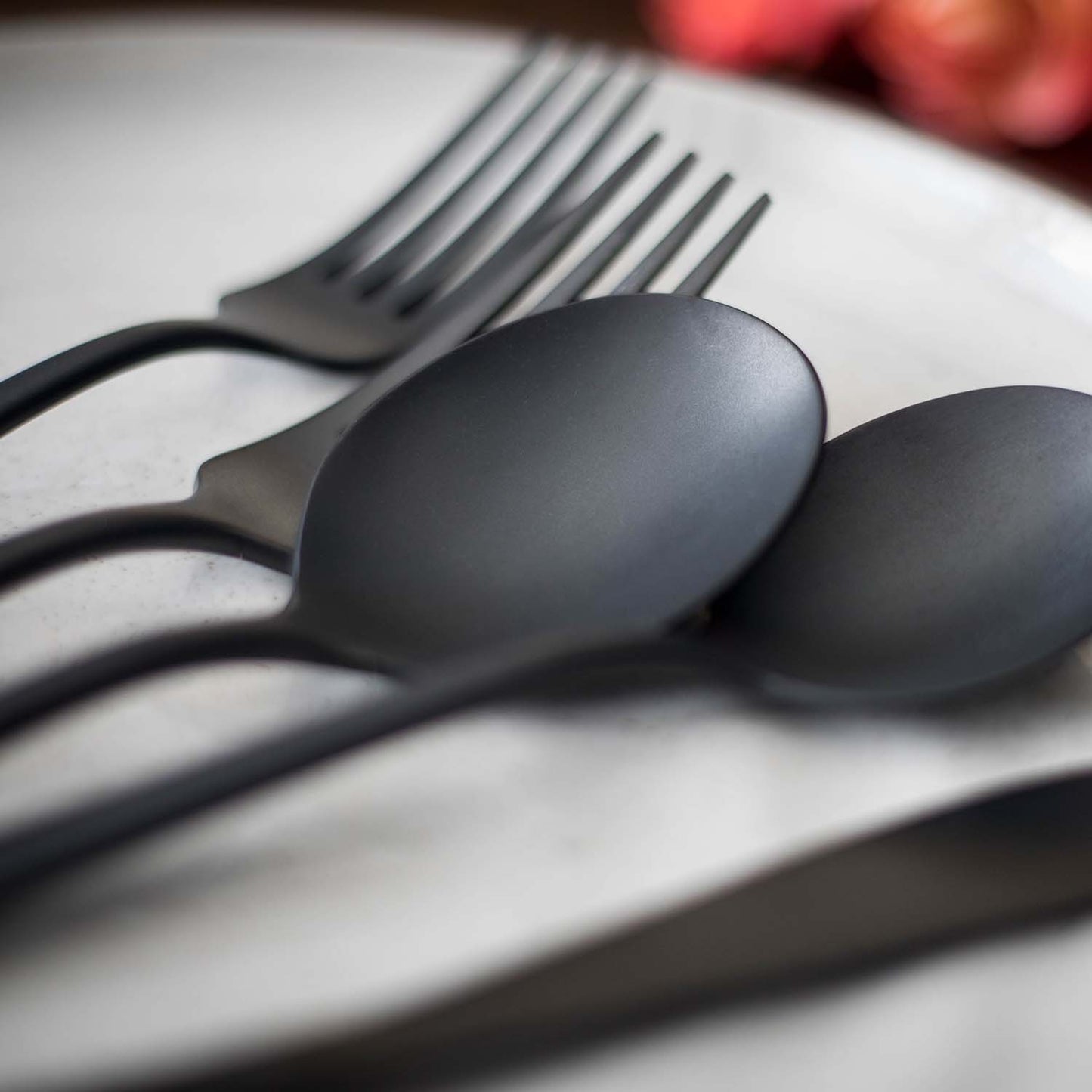 Lorenn Black Sand 20-Piece Flatware Set