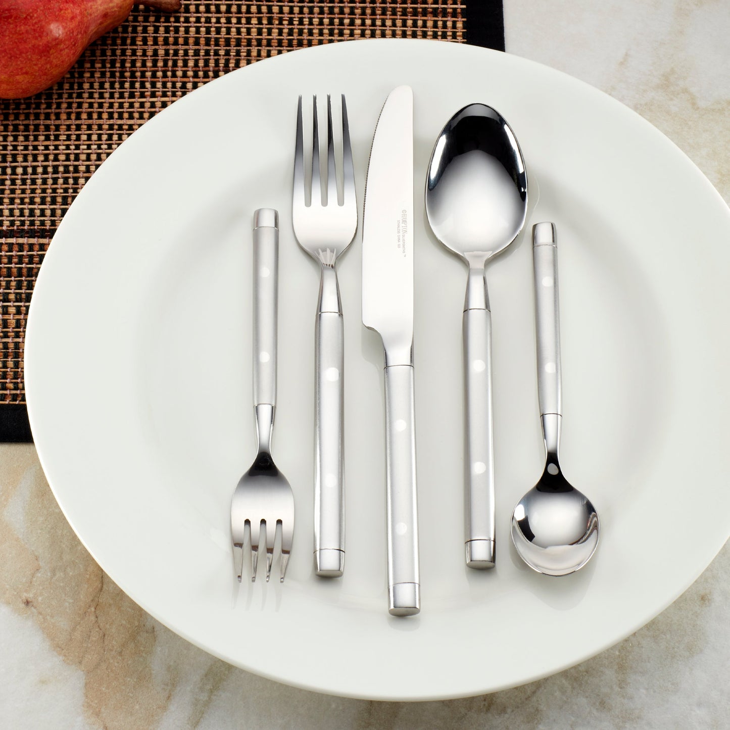 Oneida Shangri-la Frosted 20 Piece Flatware Set