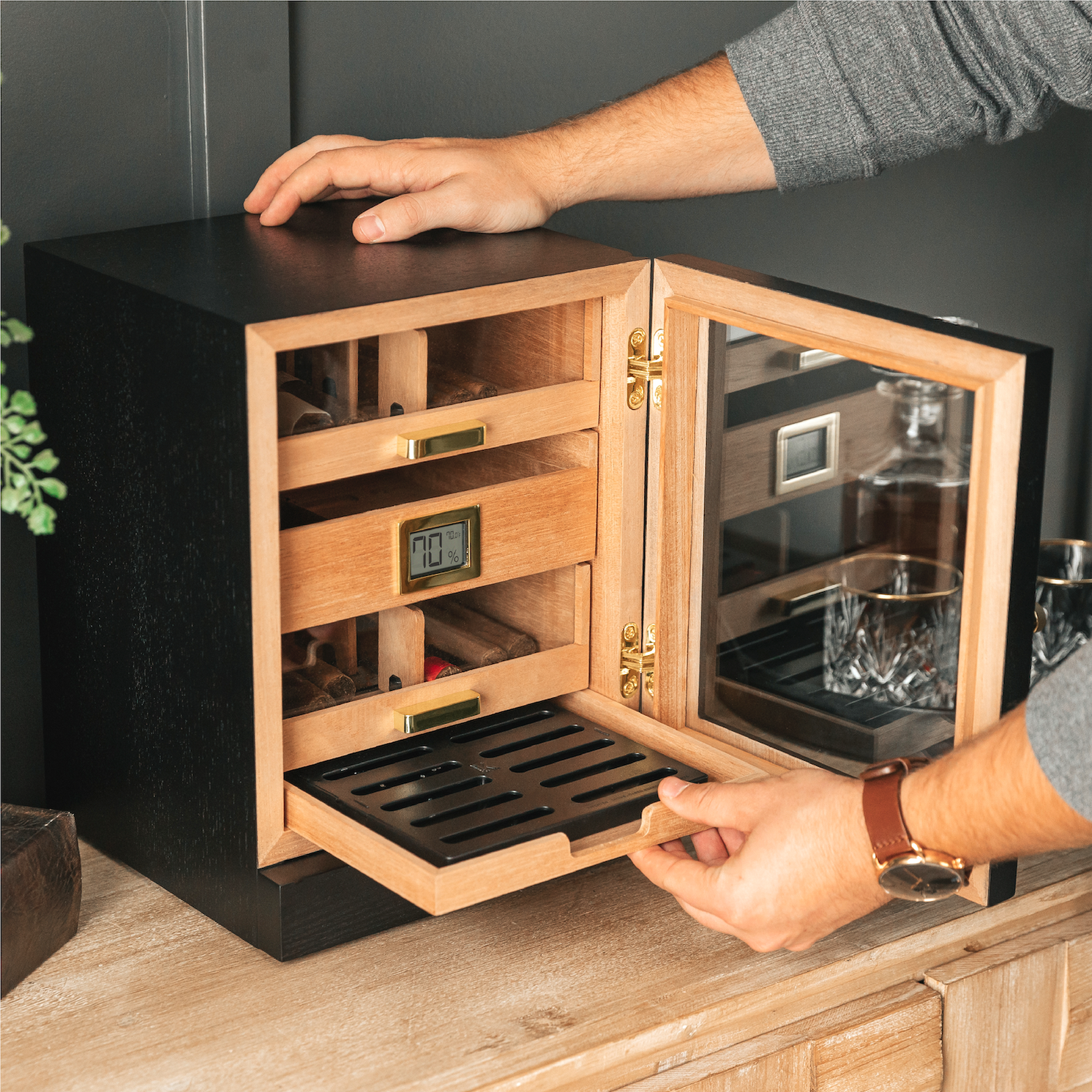 Luca Humidor Cabinet | Holds 100 Cigars