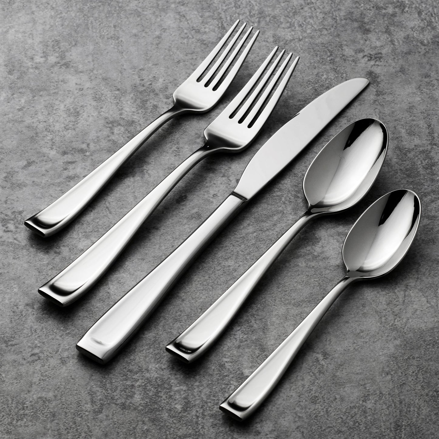 Oneida Moda 75pc Flatware Set