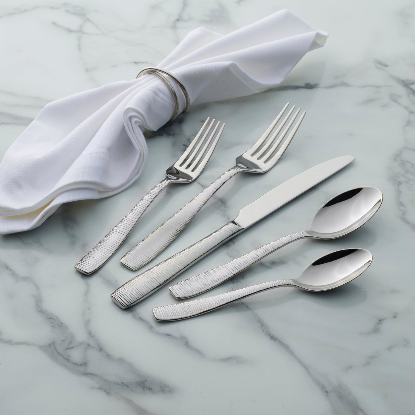 Oneida Bandera 20 Piece Fine Flatware Set