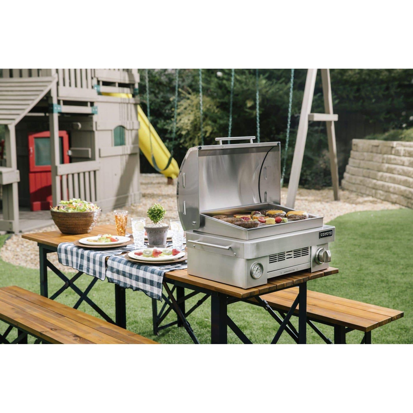 Coyote 25" Portable Gas Grill / Infinity Burner / C1PORTLP