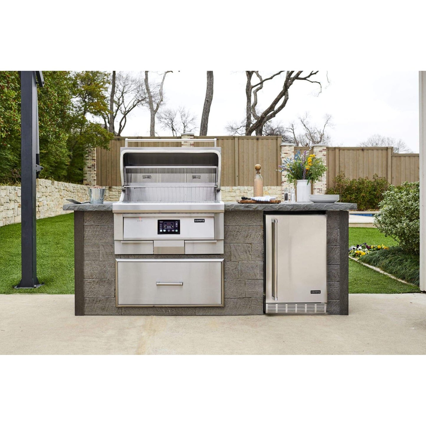 Coyote 36" Built-In Pellet Grill / C1P36