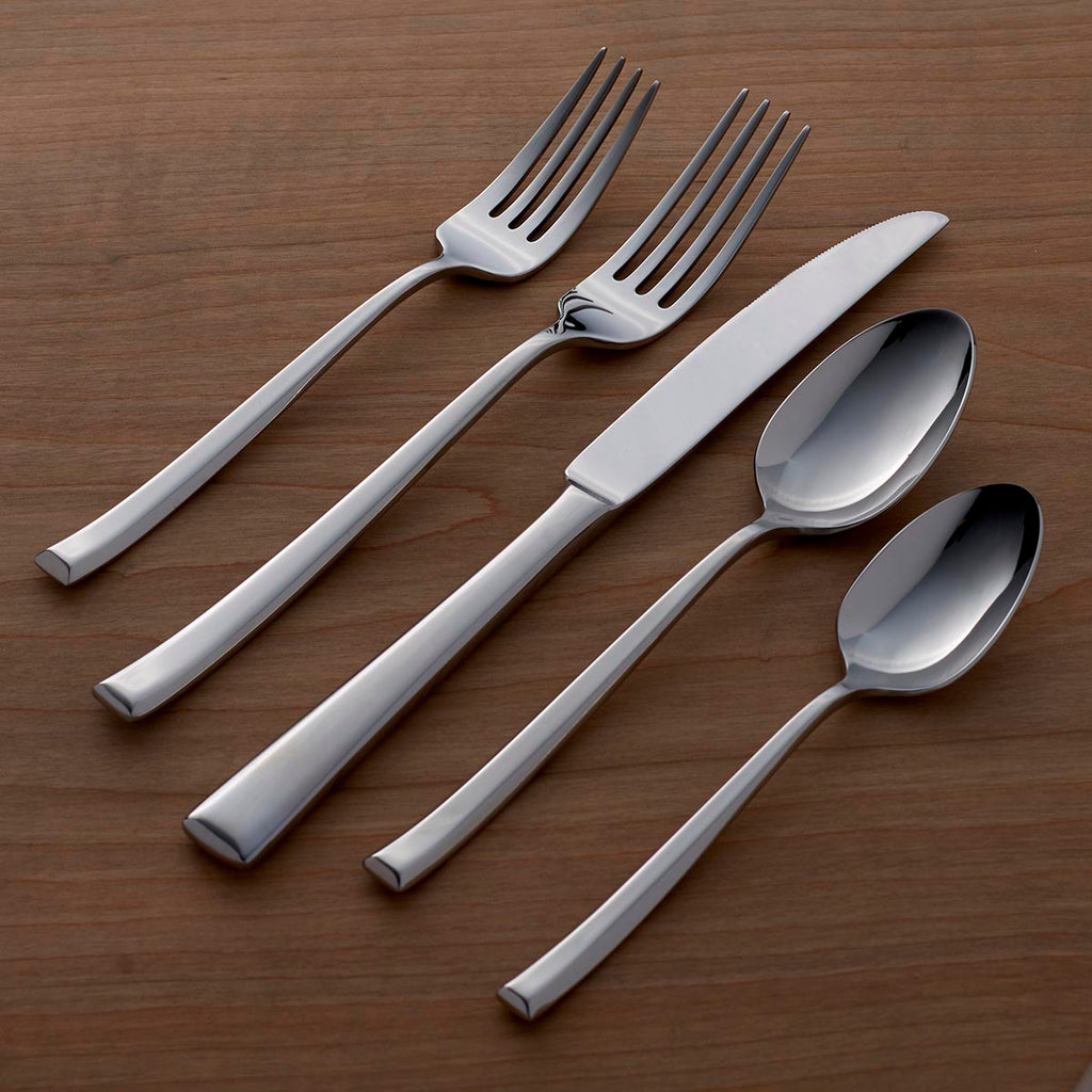 Oneida Pearce 20 Piece Fine Flatware Set