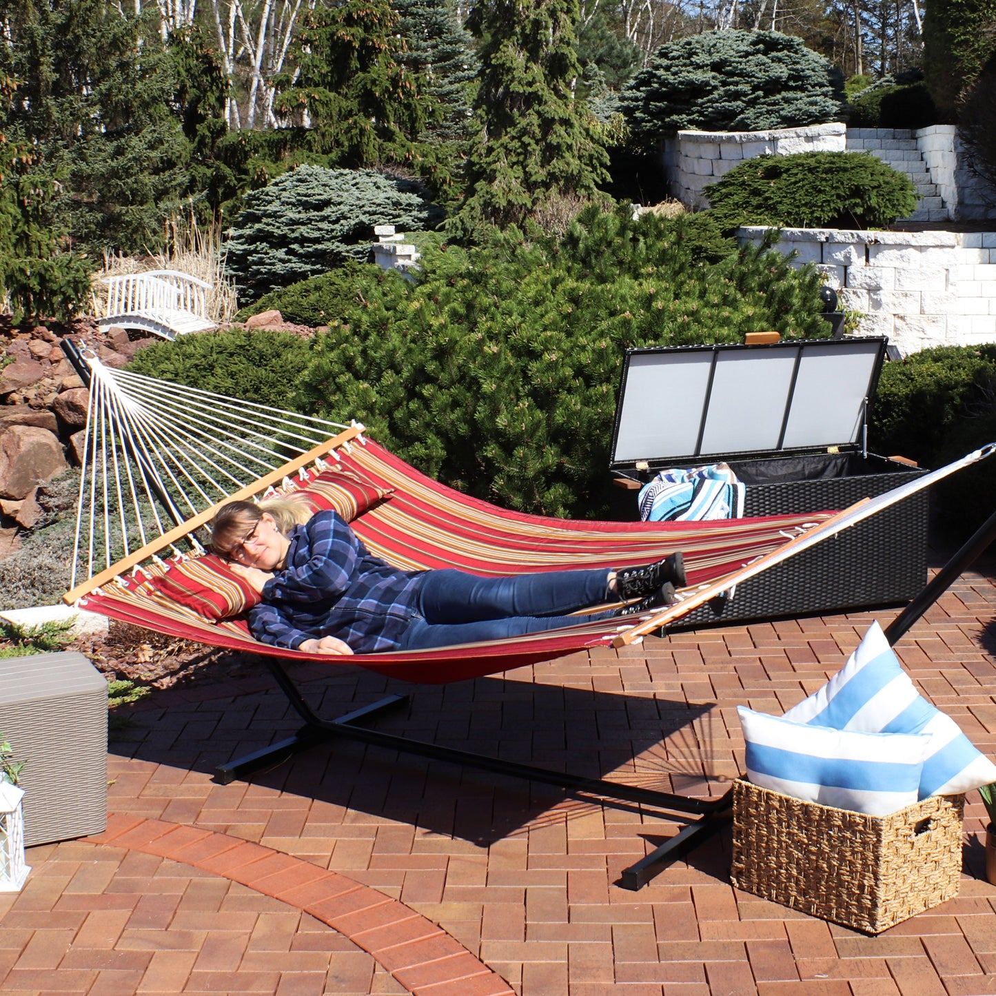 Double Hammock with Pillow | Quilted Fabric | Spreader Bars Included